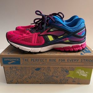 BROOKS Women’s Ravenna 6 Shoe